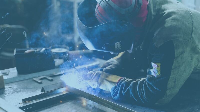 Welding Helmet with built in chargepump