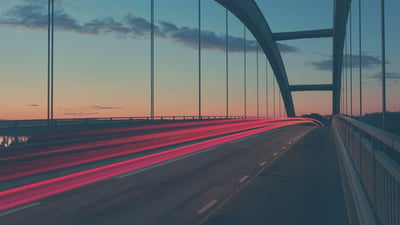 Single chip 915 MHz transceiver for toll road tag applications
